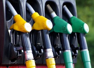 Astăzi, 13 decembrie 2025, benzina și motorina se ieftinesc cu câte nouă bani sursa imaginii: www.pixabay.com