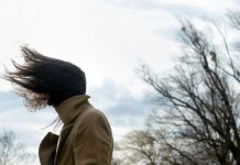 Pentru astăzi, în perioada de timp 14:00 – 17:00 a fost emisCod Galben de intensificări ale vântului