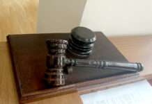 Fix ca la Caragiale – cetățeanul turmentat și eterna comedie (electorală): vin, bere și versiuni paralele