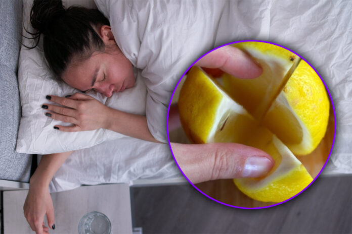 A-pus-o-lamaie-taiata-in-patru-in-camera-in-care-dormea.-Ce-a-descoperit-a-doua-zi