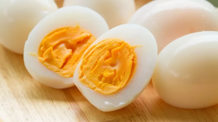 Cat-rezista-ouale-fierte-la-frigider.-Cat-timp-sunt-bune-dupa-Paste-de-fapt-1024x682