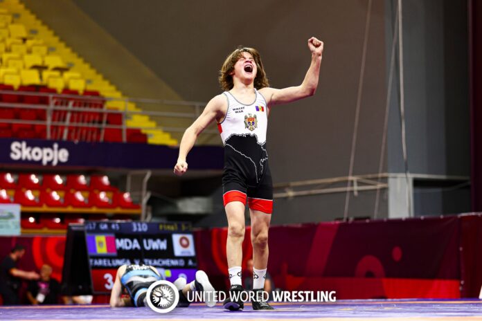45kg GR - Vadim Tarelunga (MDA) df. Artem Tkachenko (UWW)