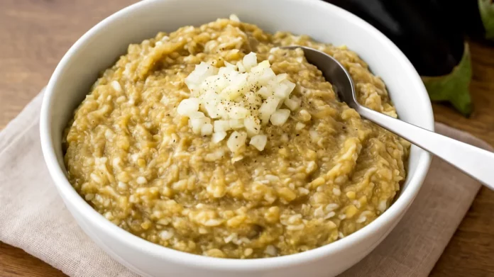 Ordinea-gresita-a-ingredientelor-iti-poate-distruge-salata-de-vinete.-Ce-trebuie-pus-mai-intai-in-bol-si-ce-la-final-1024x683