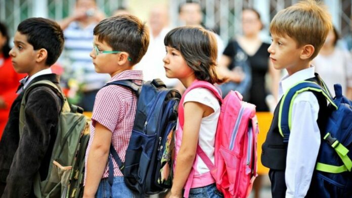 990a848f8f3e33210195d64d3ffc574d_inscrierea-copiilor-in-clasa-intai-din-fata-calculatorului-care-este-procedura-de-inregistrare-pe-platforma-e-scoala-55759-1554104864_68832a3c50e86