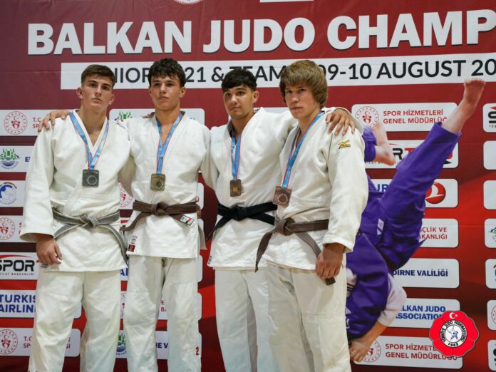 530367084_2022775318254610_5048142003490206135_n