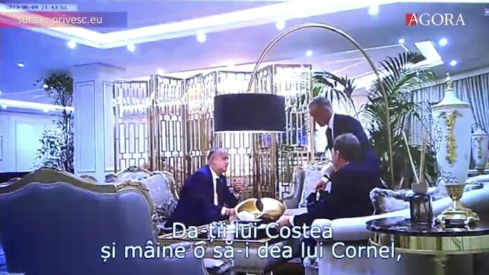 renita-publica-un-video-in-care-plahotniuc-iar-oferi-lui-dodon-o-sacosa-in-care-ar-fi-bani-video-150730-1589801406