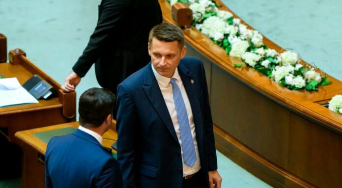 990a848f8f3e33210195d64d3ffc574d_abr_68d67554480ee