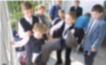 Un tată a fost amendat cu 450 lei după ce feciorul său l-a bătut pe alt elev la o școală din Soroca