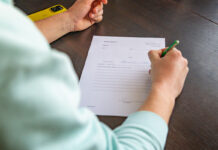 Totul despre demisie și concediere: Pașii esențiali, preavizul și plățile care îți revin