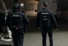 Doi bǎrbați au pretins ilegal de la un alt bărbat, de 58 de ani, suma de 100 000 de lei.