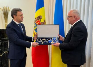 Ex-premierul Dorin Recean, decorat de Volodimir Zelenski. „Ucraina apreciază solidaritatea Moldovei”