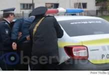 Un bărbat a amenințat doi polițiști că îi va împușca pe ei și pe copiii lor