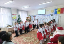 Matineu patriotic de Crăciun la Gimnaziul Racovăț