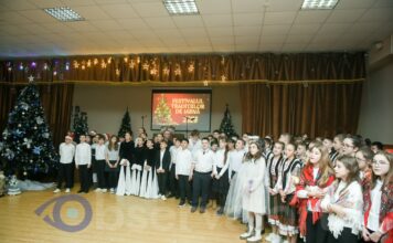 Liceul Teoretic „Petru Rareș” găzduiește Festivalul Tradițiilor de Iarnă / GALERIE FOTO