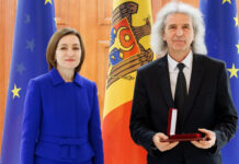 Petre Popa, directorul Teatrului „Veniamin Apostol” din Soroca, decorat cu distincție de stat