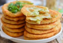 Plăcinte cu cartofi și mărar la tigaie. Rețetă de post