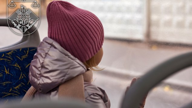 Femeie de 53 de ani condamnată la 15 ani de închisoare pentru trafic de copii