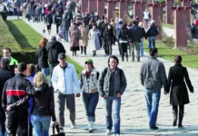 „Să moară mama!” sau „Să moară familia mea!”. De unde provin aceste expresii de prost gust şi cum se explică repetarea lor obsesivă