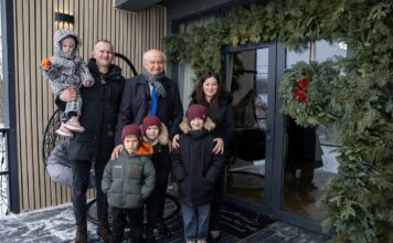 Prim-ministrul Alexandru Munteanu a vizitat Agropensiunea „Trei Frați” din Dărcăuți / GALERIE FOTO