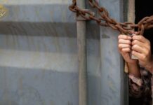 Condamnat la detențiune pe viață – un autoproclamat „apostol Mihail” a exploatat o familie timp de peste un deceniu