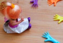 Și-au violat sora mai mică de când avea 8 ani. doi frați vor sta câte 10 ani în detenție