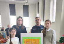 Două eleve din Cosăuți, premiate de salvatori pentru creativitate și implicare