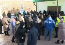 Șase persoane, inclusiv primarul localității, au fost reținute după incidentul de la biserica din Dereneu