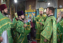 De ce preoții poartă veșminte de diferite culori? De fapt sunt simbolurile liturgice care marchează anul bisericesc ortodox