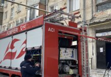 Un incendiu a izbucnit dimineață într-un bloc de locuit din Soroca / VIDEO