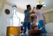 O femeie de 44 de ani și-a înjunghiat concubinul și a fost condamnată la șase ani de închisoare