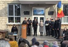 Careu comemorativ la Gimnaziul „Dumitru Matcovschi” din Soroca alături de carabinieri / VIDEO