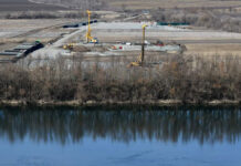 Circa 1,5 tone de produs petrolier s-ar fi scurs în Nistru. În zona Cosăuți-Iampol va fi instalat un bond de captare