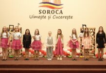 Concert dedicat mamelor organizat de ansamblul „Bujoreii” la Soroca / GALERIE FOTO