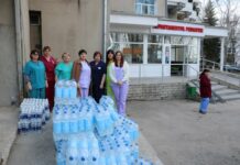 În plină criză de apă, întreprinderea Apă Soroca ajută Spitalul Clinic din Bălți.