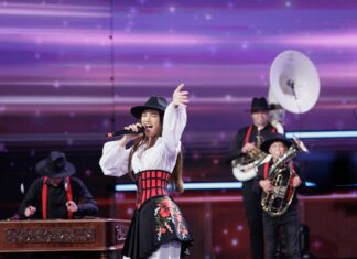 Ionela Stînă, adolescenta de 13 ani din Chetrosu, a impresionat juriul de la Românii au Talent