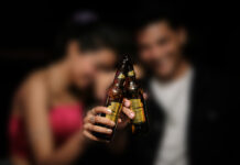 Doi părinți s-au îmbătat și au lăsat copilul de o lună nesupravegheat