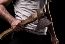 Un bărbat de 47 de ani a fost condamnat la 16 ani de închisoare pentru omorul soției sale.