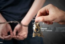 Un sorocean de 20 de ani este suspectat de implicare în circulația ilegală a drogurilor