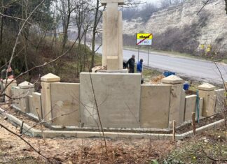 La Otaci, a fost inaugurat un crucifix în memoria preoților din județul Soroca deportați în Siberia, precum și în cinstea generalului Stan Poetaș