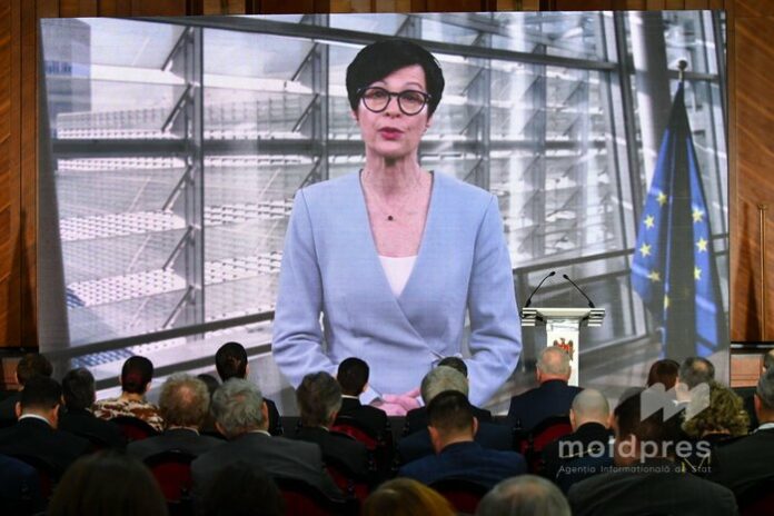 watermark_990a848f8f3e33210195d64d3ffc574d_dsc-9876-resize_69c1030ea60d3