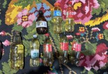 Comerț ilicit cu alcool contrafăcut în satul Lunga – „bunurile” au fost ridicate de poliție