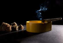 Surprins în flagrant de polițiștii, în timp ce ascundea substanțe narcotice