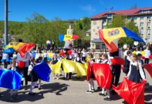 Sorocenii au sărbătorit Ziua Drapelului în Piața Libertății / VIDEO