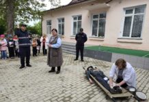 Elevii din Ghindești, instruiți cum să acționeze în caz de cutremur
