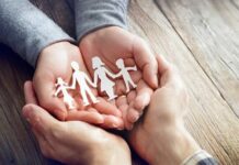 Sprijin pentru familii: Copiii cu dizabilități vor beneficia anual de un ajutor financiar de 3.000 de lei