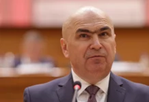 Ce îi spune mama lui Bolojan premierului. „O sun o dată pe zi”. Prim-ministrul demis, moment rar de sinceritate