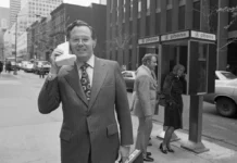 Cum a apărut primul telefon mobil din lume. Ziua în care un prototip cât o cărămidă a făcut istorie pe un trotuar din New York