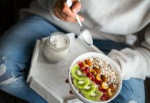Micul dejun ideal: ce alimente ar trebui să mănânci dimineața pentru energie și claritate mentală