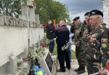 De Ziua Înălțării, au fost comemorați cei 78 de ostași români îngropați în Cimitirul Eroilor din Stoicani / VIDEO