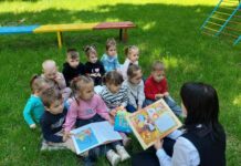 Picnic de lectură la Grădinița „Steluța” – o călătorie în lumea poveștilor